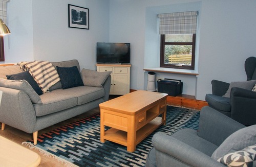 Armadale Cottage | Foresters Cottage - a cottage that sleeps 4 guests in 2 bedrooms