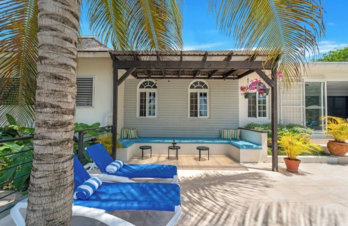 Runaway Bay Villa | Forever Summer Gorgeous 4BDR Villa