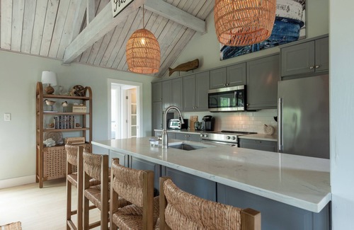Madaket House | Forget Me Knot – Serene Madaket Retreat Near Starbuck Beach