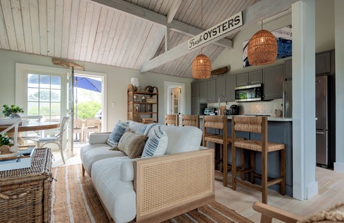 Madaket House | Forget Me Knot – Serene Madaket Retreat Near Starbuck Beach