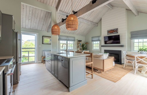 Madaket House | Forget Me Knot – Serene Madaket Retreat Near Starbuck Beach