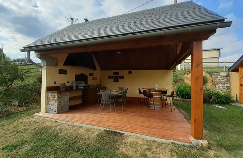 Astugue House | Former sheepfold renovated with beautiful view of the Pyrenees ideal for the family