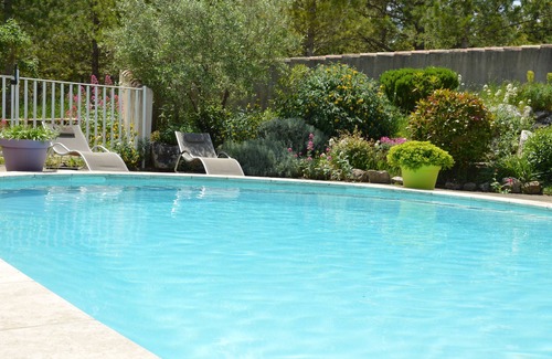Euzet-les-Bains Cottage | Former silk 300 m2 tastefully renovated with piscine13 x 5 m + Spa