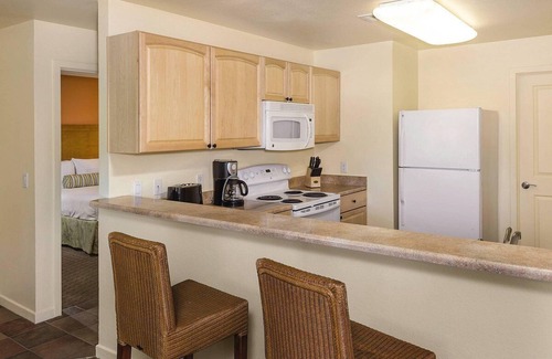 Las Vegas Apartment | Formula 1 Weekend in Vegas; WELCOME TO THE SUITE LIFE!