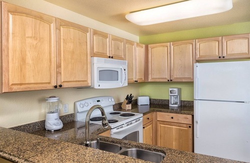 Las Vegas Apartment | Formula 1 Weekend in Vegas; WELCOME TO THE SUITE LIFE!