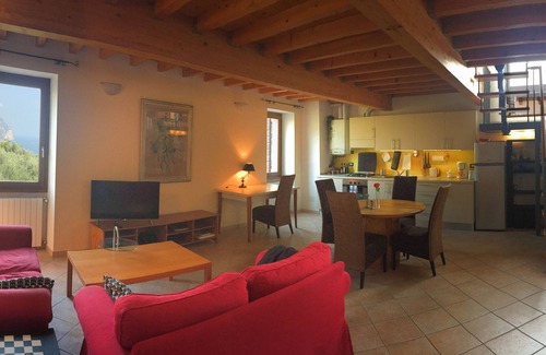 Fornico Apartment | Fornico House 9, quiet location and phenomenal lake view from the terrace