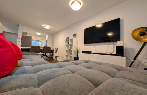 Zagreb Apartment | Forrest-Hugging Townhouse with Private Garden