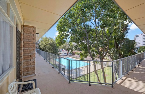 Forster Apartment | Forster Lodge 16: 1 BR, 0.5 BA in Forster, Sleeps 4
