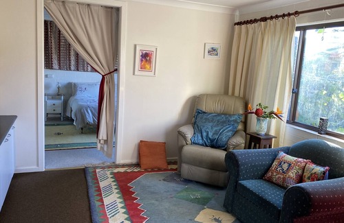 Narooma Apartment | Forsters Bay & the 'Breathing Space Studio'
