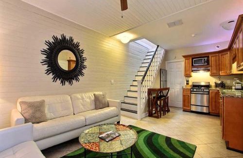 Savannah Victorian District House | Forsyth Park West Carriage House