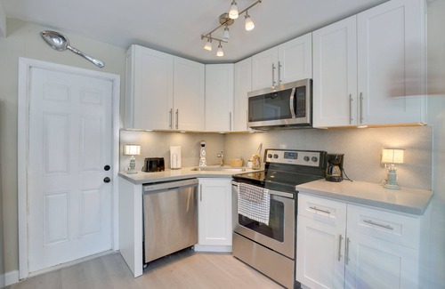 Riverside Park House | Fort Lauderdale Guest House w/Pool: 3 Mi to Dtwn!