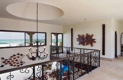 Playa Colorado House | Fort Walker (Beachfront House + Studio)