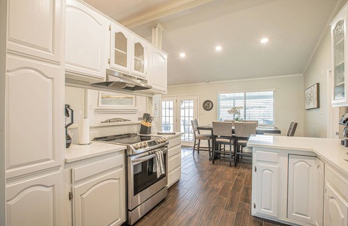 Summerfields House | Fort Worth* Pool* Hot Tub*King Bed*Arcade