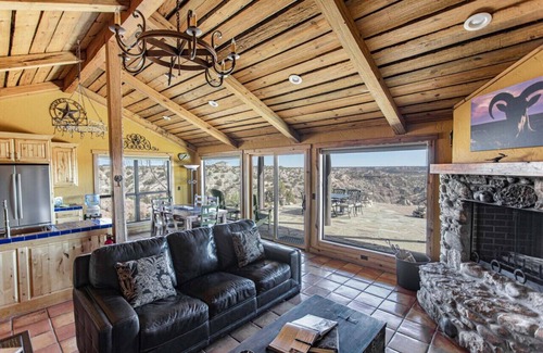 Canyon Apartment | Fortress Cabin on the West Rim