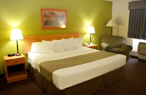 Russell Hotel | Fossil Creek Hotel And Suites