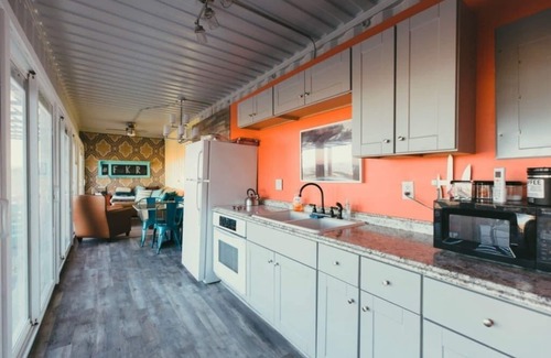 Terlingua House | Fossil Knob Ridge -Chisos: Ultra-Modern Container Home