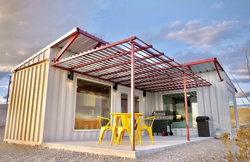Terlingua House | Fossil Knob Ridge -Mariscal: Ultra Modern Container Home