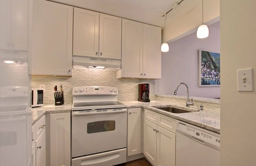 Historic Downtown Savannah Apartment | Fountain View Cottage, Beautiful Savannah Home