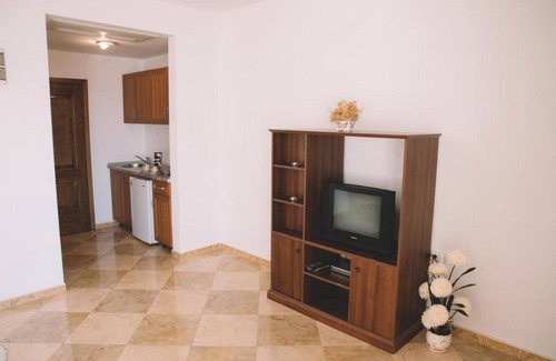 Ulcinj House | Four bedded studio with kitchen and private sea view balcony