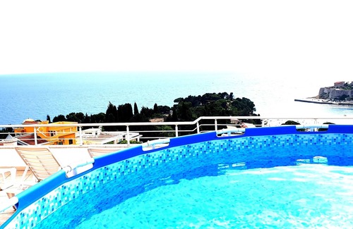Ulcinj House | Four bedded studio with partial sea view