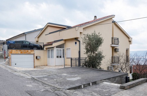 Klenovica Apartment | Four-bedroom apartment with terrace and sea view Klenovica, Novi Vinodolski (A-20556-a)