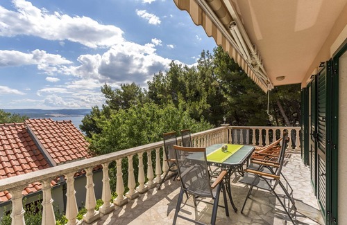 Medici Apartment | Four-bedroom apartment with terrace and sea view Medići, Omiš (A-7461-a)