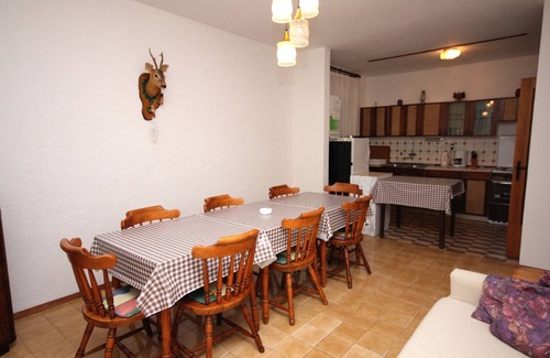 Kampor Apartment | Four-bedroom apartment with terrace and sea view Kampor, Rab (A-5051-a)