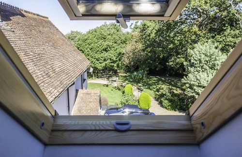 Bembridge House | Four Bedroom Holiday House Bembridge - 200 Yards From Beach - Good Reviews.