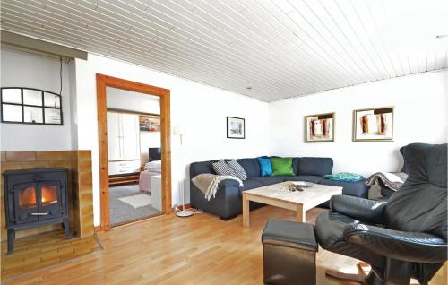Lild Strand House | Four-Bedroom Holiday Home In Frostrup