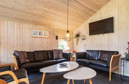 Ristinge House | Four-Bedroom Holiday home in Humble 1