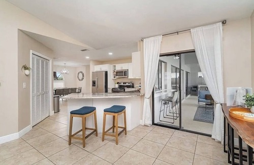 Pelican House | Four bedrooms, salt water pool, canal access with kayaks