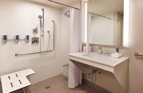 Hamilton Hotel | Four Points by Sheraton Hamilton - Stoney Creek