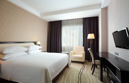 Medan Hotel | Four Points by Sheraton Medan