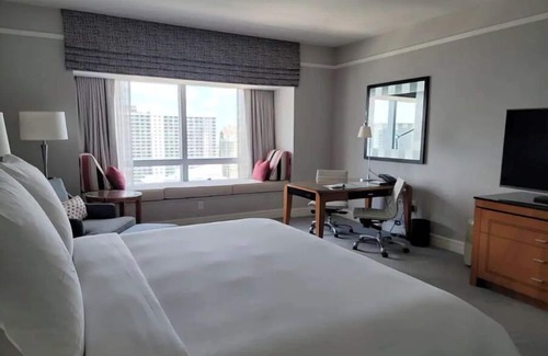 Brickell Hotel | Four Seasons Brickell, King Bed with city and partial ocean view