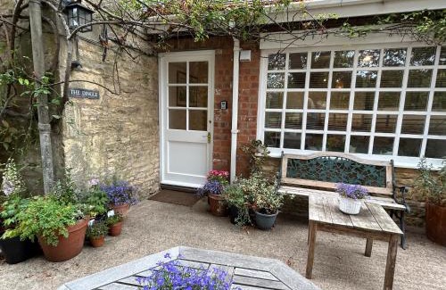 Patchway Apartment | Four Seasons Cottage - in the Cotswolds