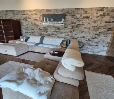 Nyiregyhaza Villa | Four Seasons Luxory Vendégház