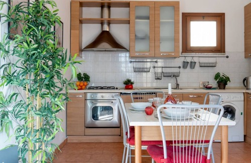 Pisa Apartment | Four Shades of Pisa - Red Apartment