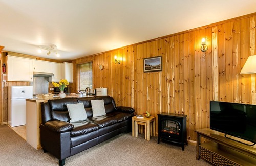 Minehead Cabin | Four star Lodge with two bedrooms, fabulous views yet close to pubs and beach