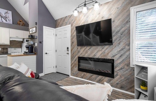 Craigleith Apartment | Fox Ridge - Outdoor Pool/Shuttle to Blue