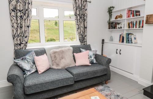 Stannersburn House | Fox View Cottage