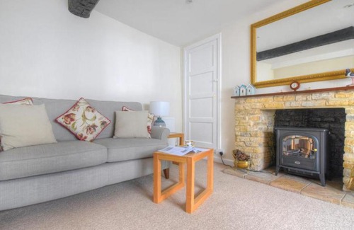 Charmouth House | Foxley Cottage