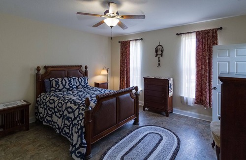 Cherokee House | Foxwood Retreat, just minutes from Harrah's Casino in downtown Cherokee