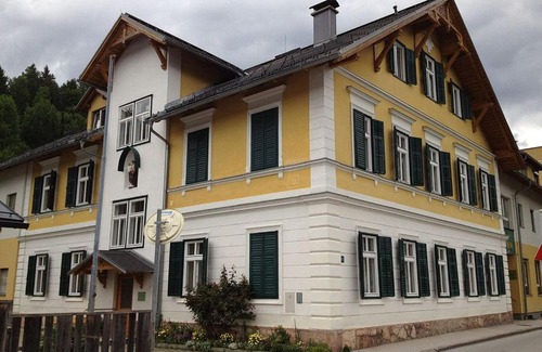 Bad Aussee House | Frühstückspension Josefinum