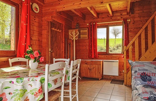 Camps-Saint-Mathurin-Leobazel House | Stunning private villa for 5 people with TV, terrace, pets allowed and parking