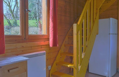 Camps-Saint-Mathurin-Leobazel House | Stunning private villa for 5 people with TV, terrace, pets allowed and parking