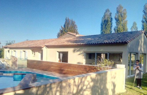 Fontenille-Saint-Martin-d'Entraigues Villa | Homerez - Big villa for 14 ppl. with swimming-pool, jacuzzi and terrace