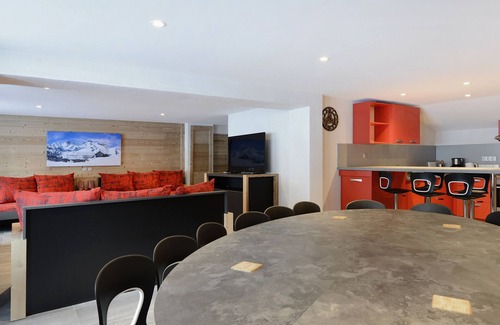 Bellentre Apartment | Spacious Apartment for 16 · Near Ski Slopes · Wellness Center Access