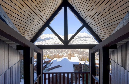 Bellentre Apartment | Spacious Apartment for 16 · Near Ski Slopes · Wellness Center Access