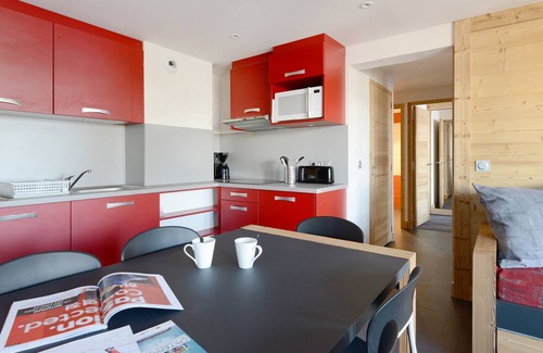 Bellentre Apartment | Renovated 3-Room Apartment · Near Slopes · Balcony · Sauna & Hammam Access