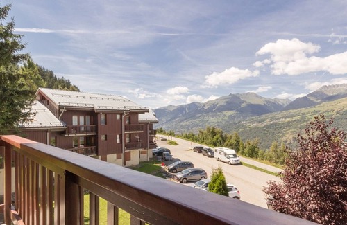 Montchavin Apartment | Studio in Montchavin, near center and slopes, valley view, TV, balcony